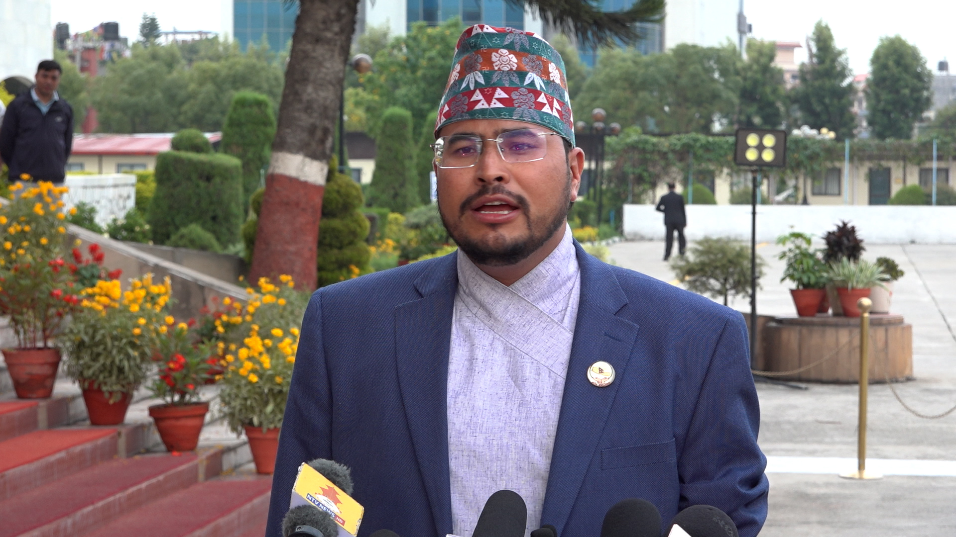 प्रतिनिधिसभामा ज्ञानेन्द्र शाहीको व्यंग्य, माओवादीले भिजिट भिसामा अग्नि सापकोटा साट्यो